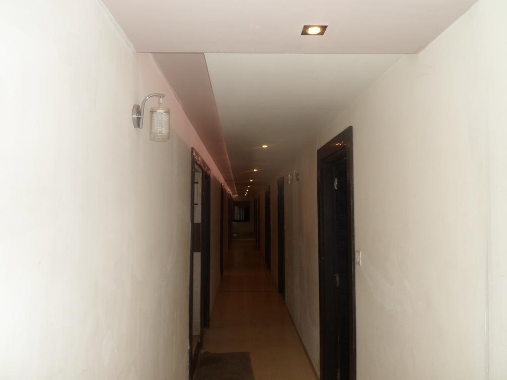 Hotel New Balaji Ahmadábád Kültér fotó